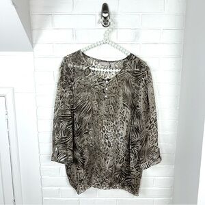 Chico’s Animal Print Sheer Lightweight Blouse Top Size L